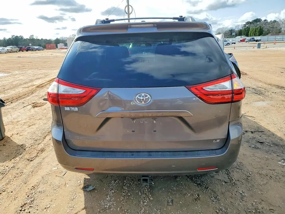 2017 TOYOTA SIENNA LE 8-PASSENGER  