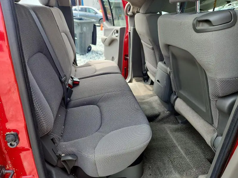 2010 NISSAN FRONTIER SE V6  