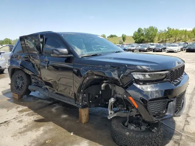 2024 JEEP GRAND CHEROKEE LAREDO  