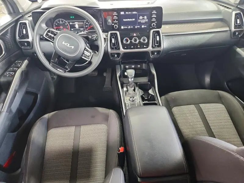 2022 KIA SORENTO LX  