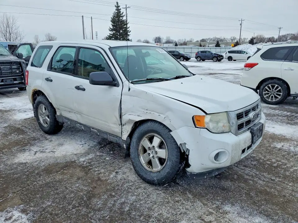 2011 FORD ESCAPE XLS  