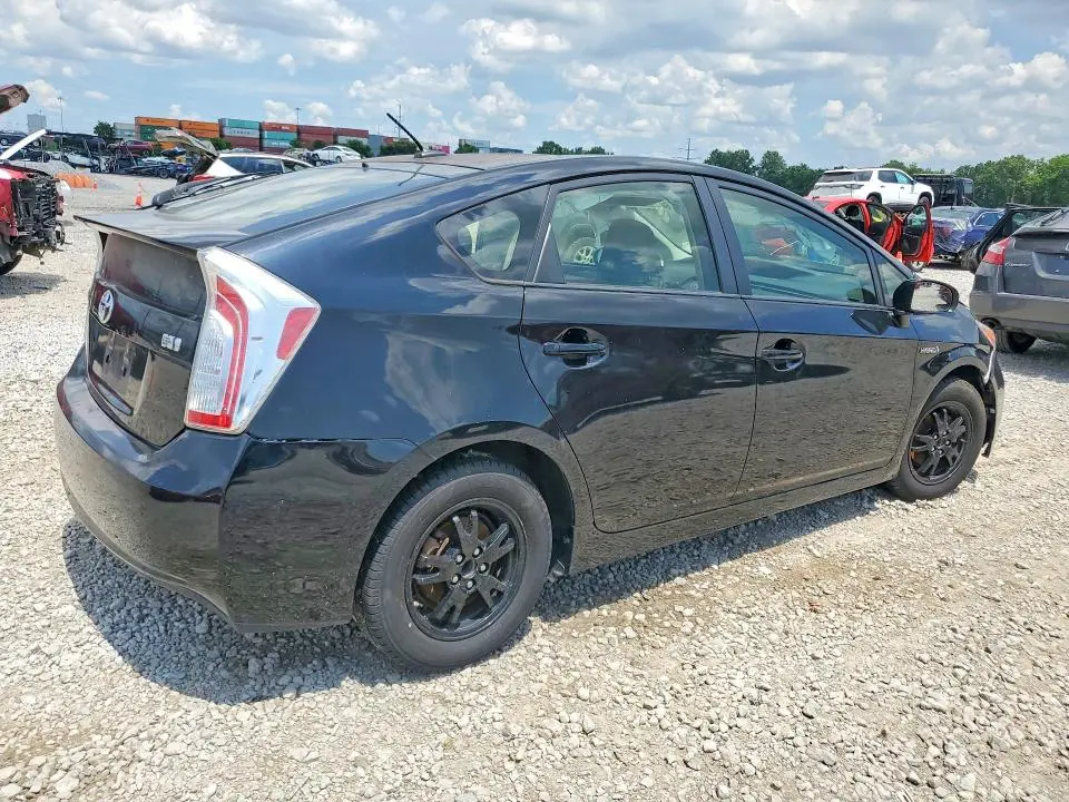 2015 TOYOTA PRIUS THREE  
