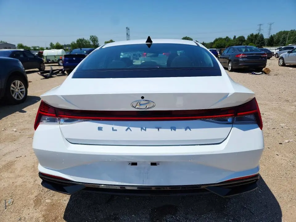 2021 HYUNDAI ELANTRA SEL  