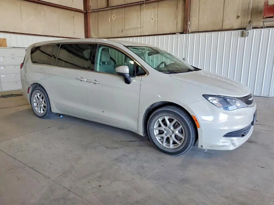 2017 CHRYSLER PACIFICA LX  