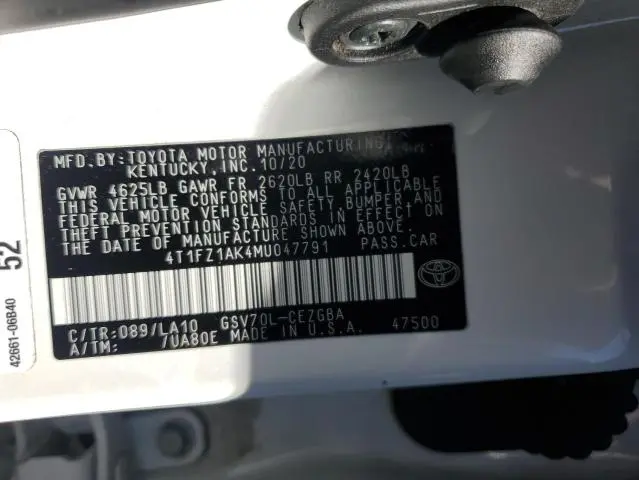 2021 TOYOTA CAMRY XLE  