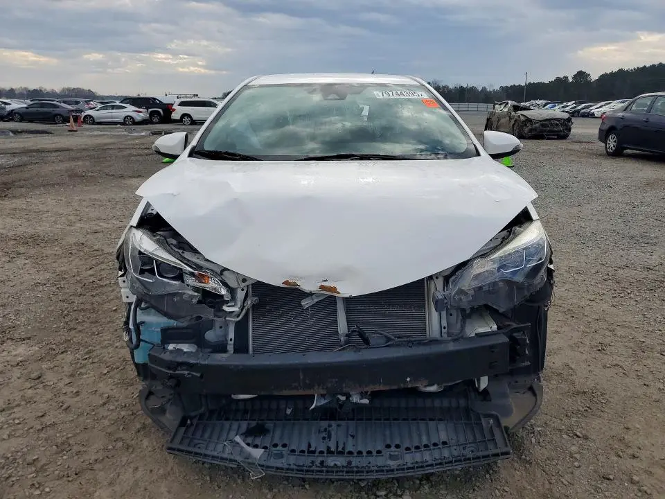 2017 TOYOTA COROLLA SE  