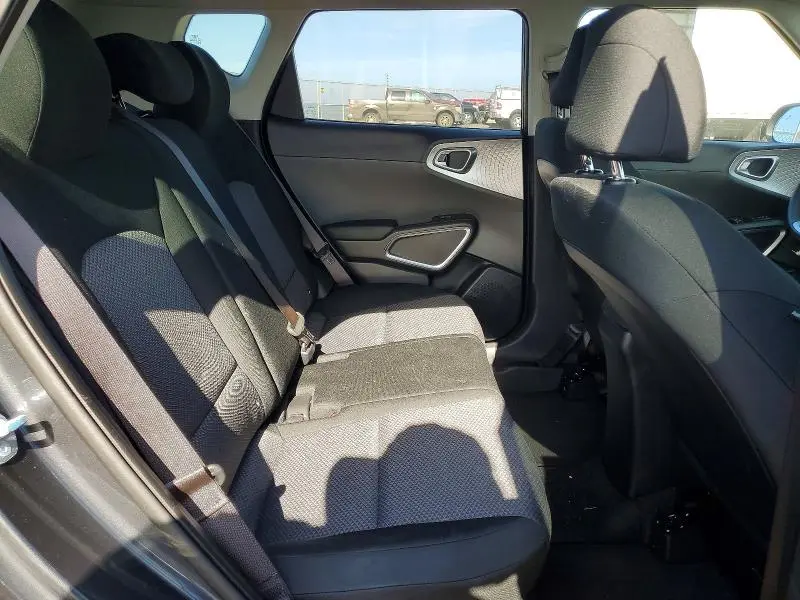 2025 KIA SOUL LX  