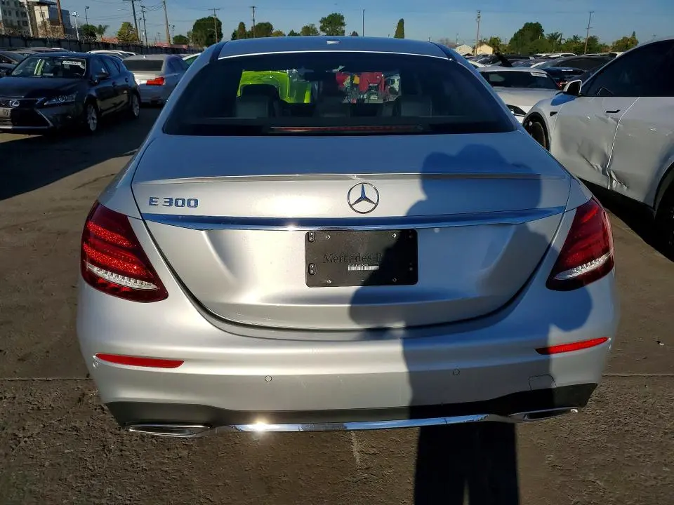 2019 MERCEDES-BENZ E 300  