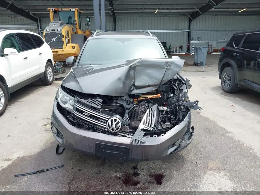 2016 VOLKSWAGEN TIGUAN R-LINE