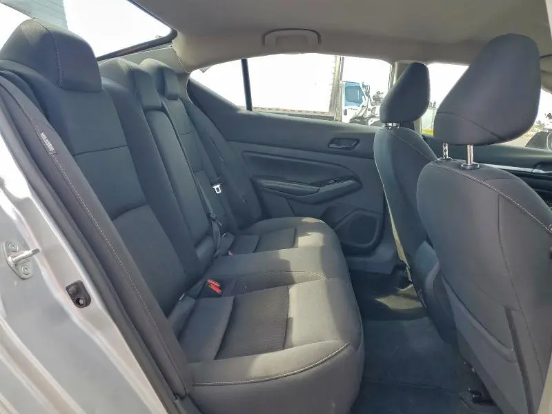 2023 NISSAN ALTIMA SV  