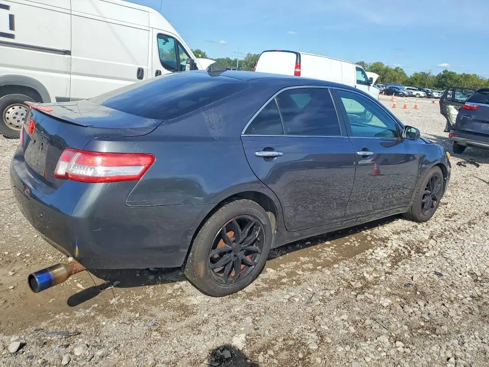 2011 TOYOTA CAMRY LE  