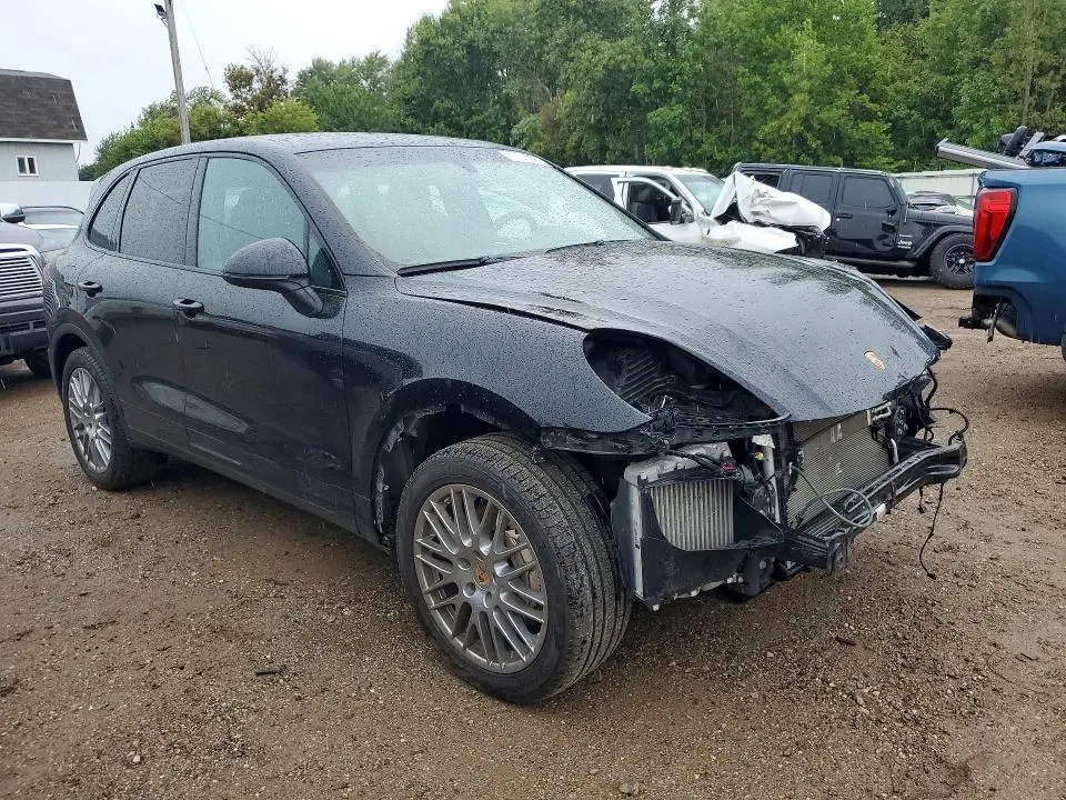 2018 PORSCHE CAYENNE S  