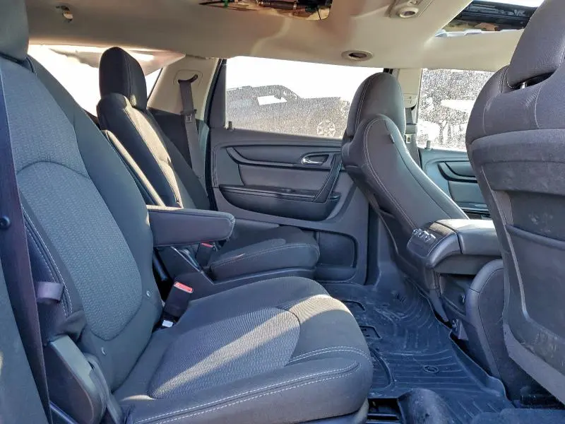 2017 CHEVROLET TRAVERSE LT  