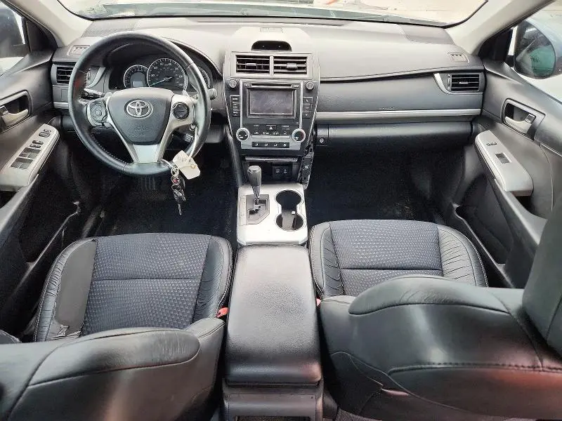 2014 TOYOTA CAMRY SE  