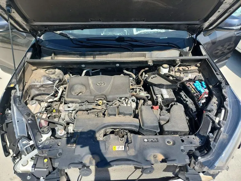 2022 TOYOTA RAV4 XLE  