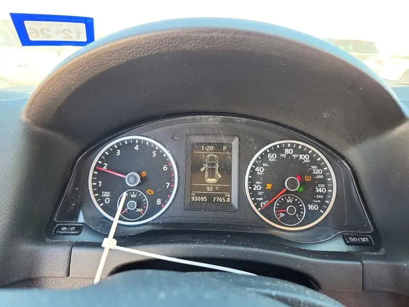 2015 VOLKSWAGEN TIGUAN S  
