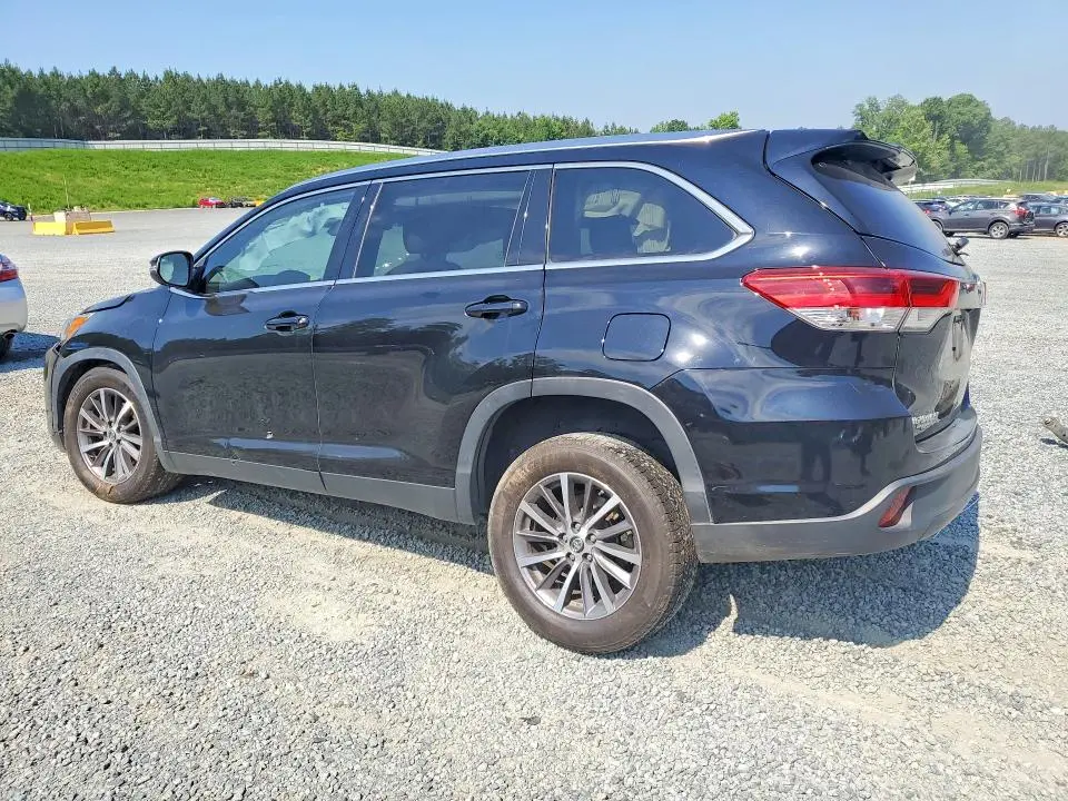 2019 TOYOTA HIGHLANDER XLE  