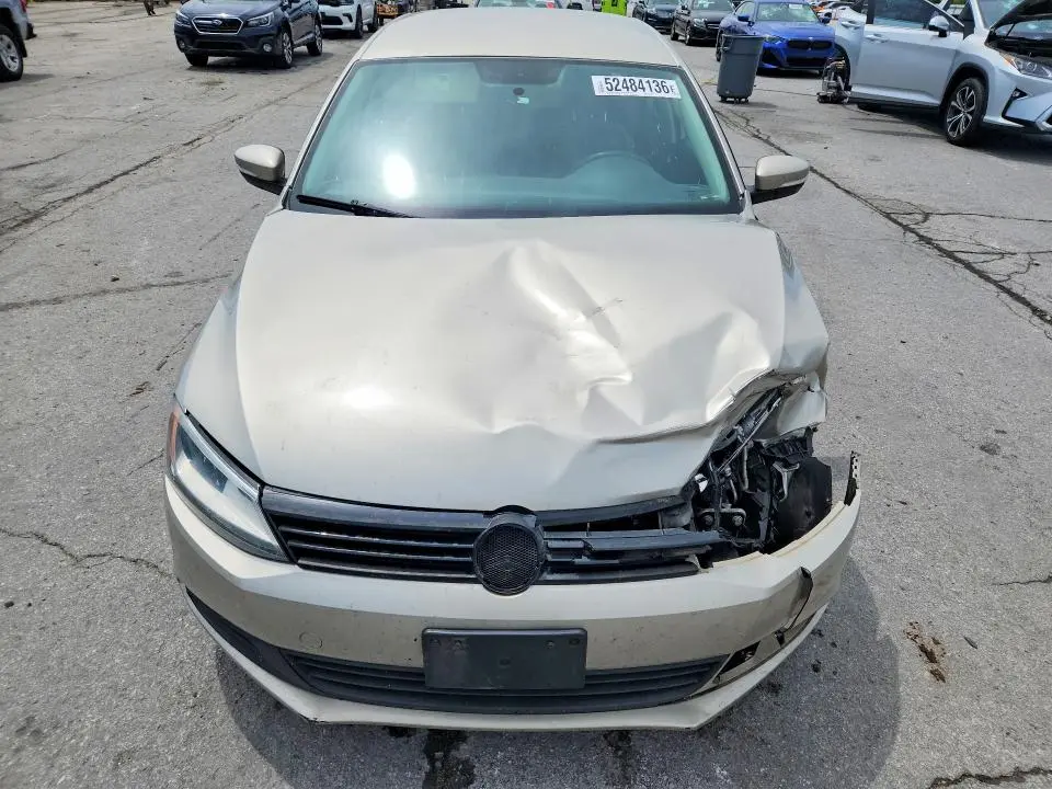 2012 VOLKSWAGEN JETTA SE  