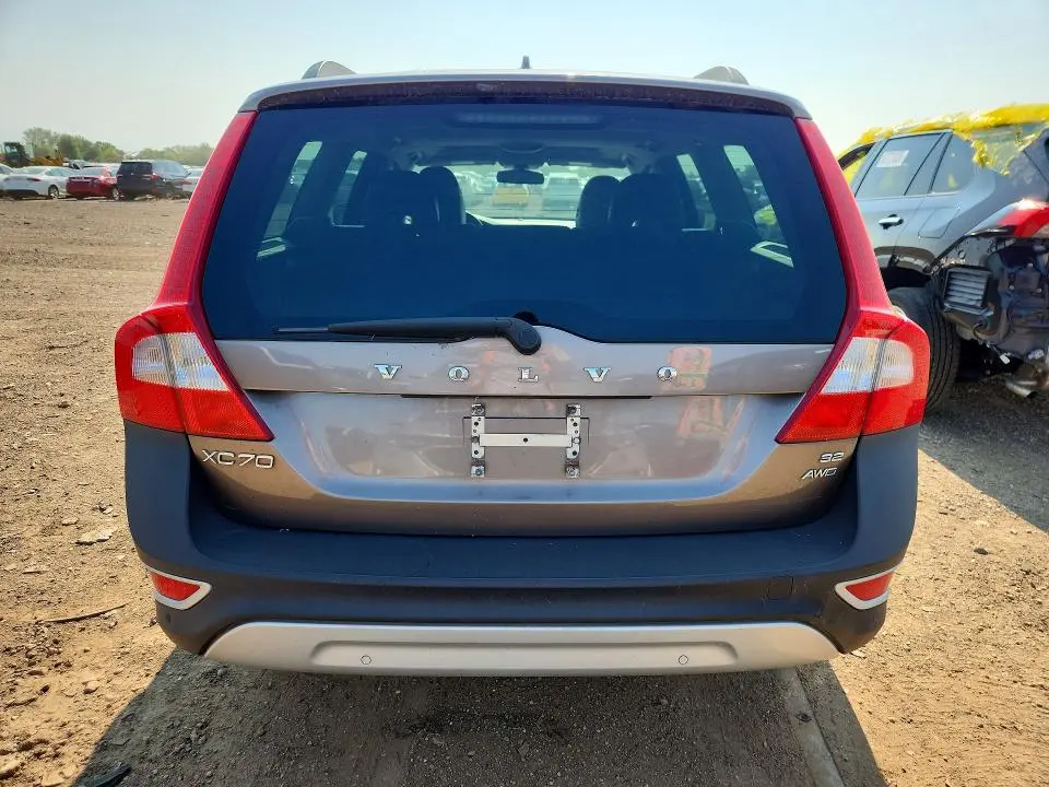 2010 VOLVO XC70 3.2  