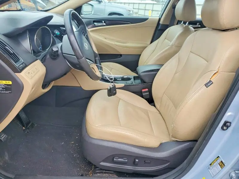 2011 HYUNDAI SONATA SE  