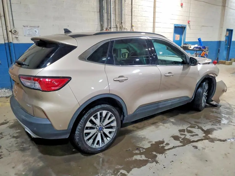 2021 FORD ESCAPE TITANIUM  