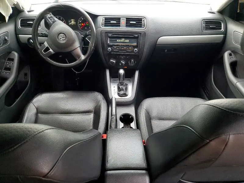 2013 VOLKSWAGEN JETTA SE  