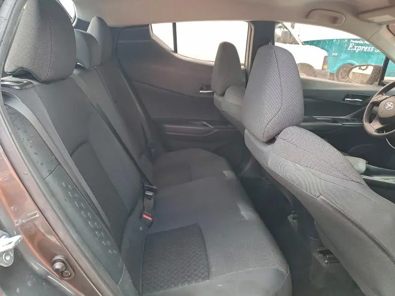 2020 TOYOTA C-HR XLE  