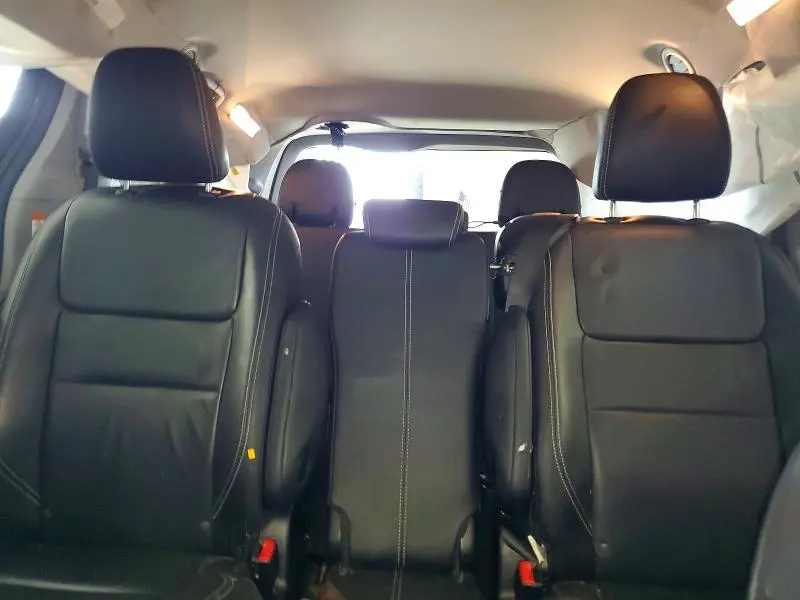 2016 TOYOTA SIENNA SE  