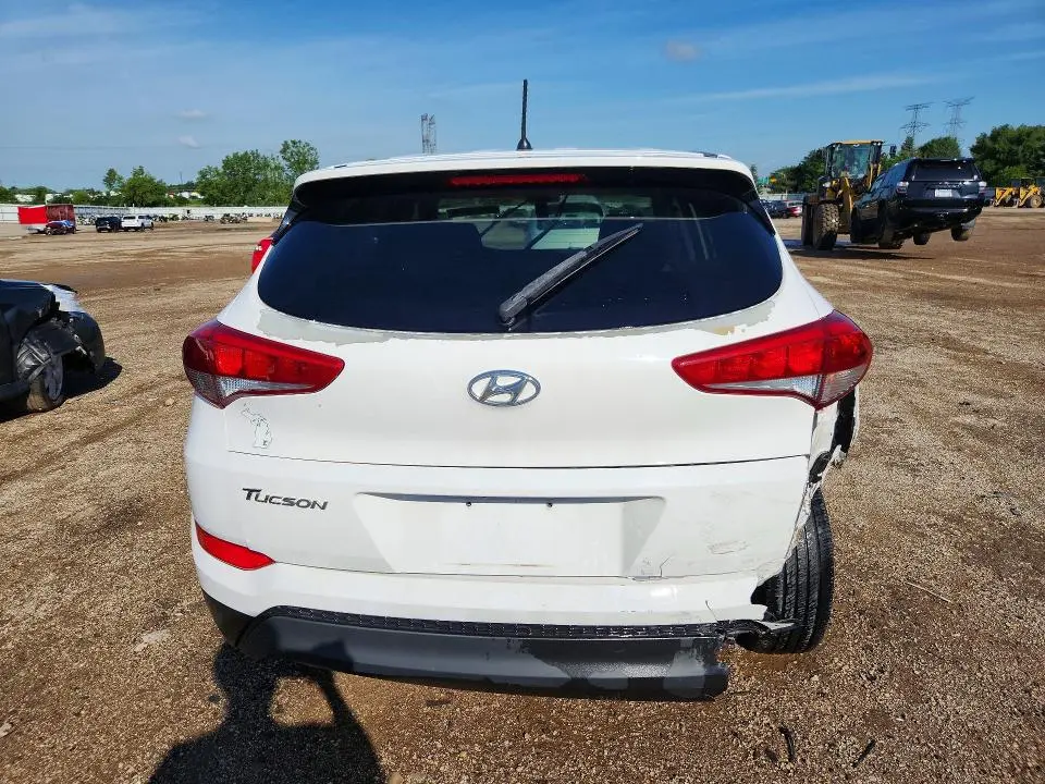 2018 HYUNDAI TUCSON SE  
