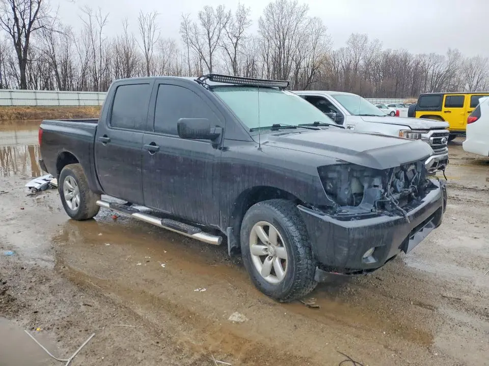2013 NISSAN TITAN S  