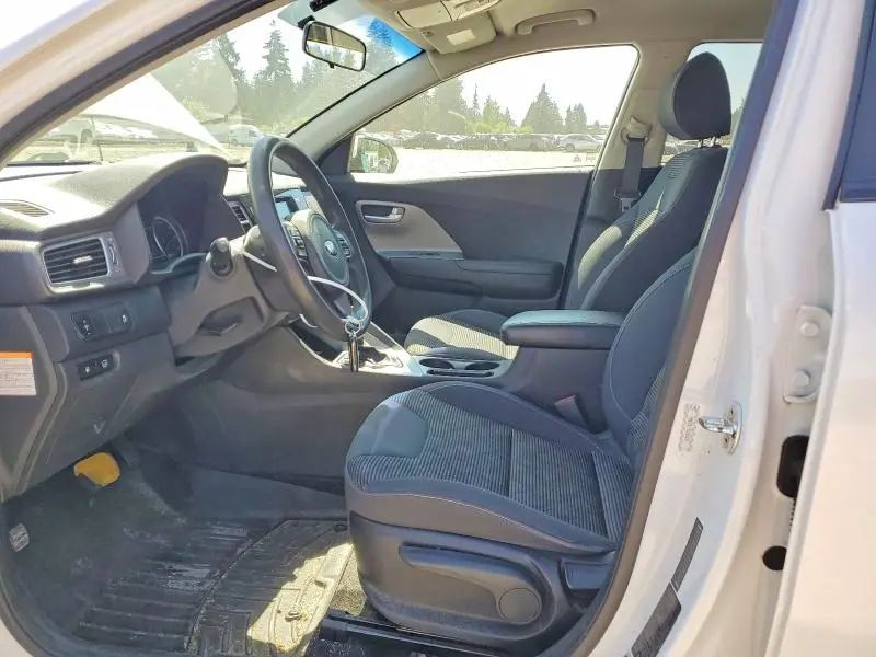 2017 KIA NIRO LX  
