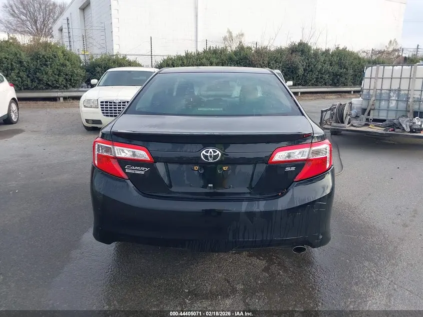 2014 TOYOTA CAMRY SE