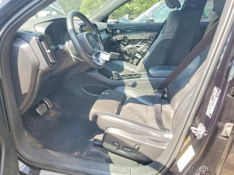 2021 VOLVO XC40 RECHARGE  