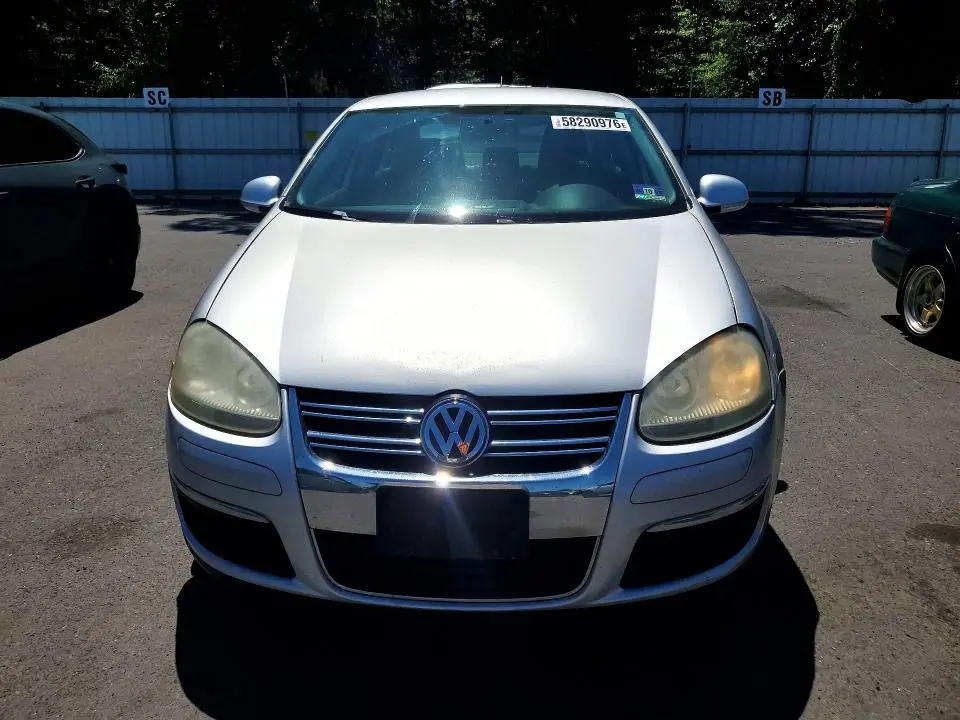 2010 VOLKSWAGEN JETTA S  