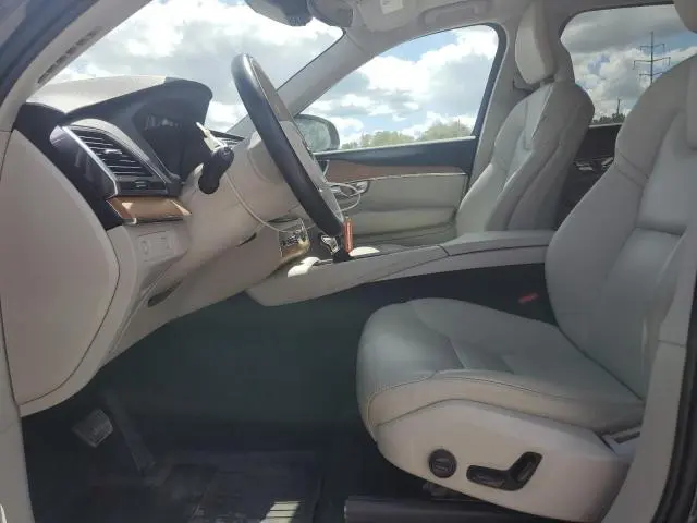 2022 VOLVO XC90 T6 MOMENTUM  