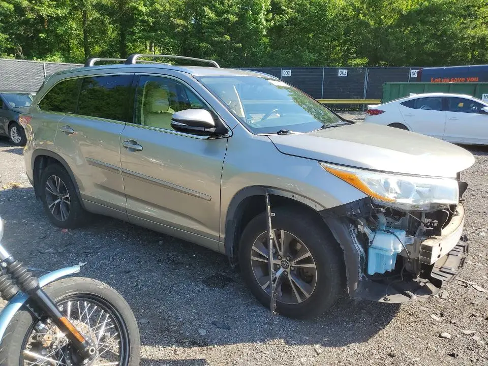 2016 TOYOTA HIGHLANDER XLE  