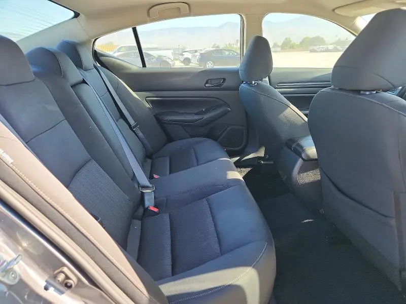 2024 NISSAN ALTIMA SV  