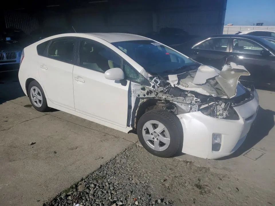 2010 TOYOTA PRIUS III  