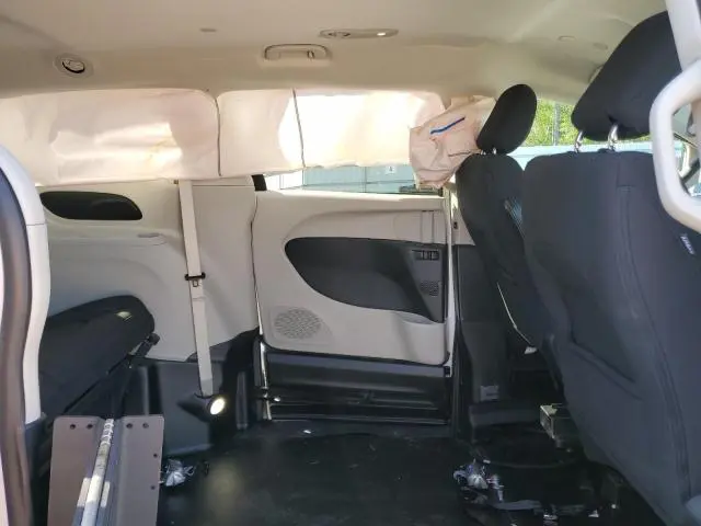 2024 CHRYSLER VOYAGER LX