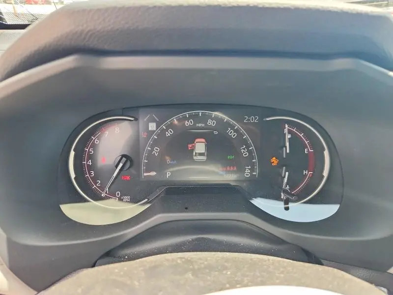 2025 TOYOTA RAV4 XLE  