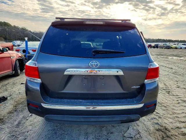 2011 TOYOTA HIGHLANDER BASE  