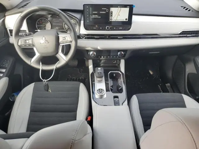 2025 MITSUBISHI OUTLANDER SE