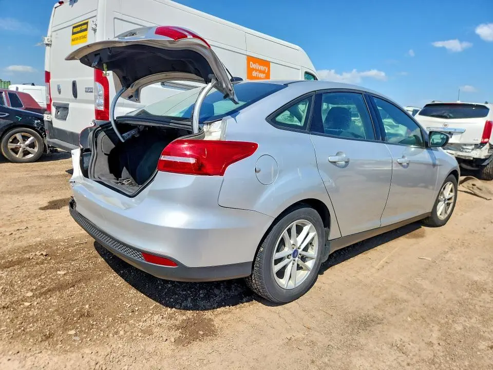2018 FORD FOCUS SE  