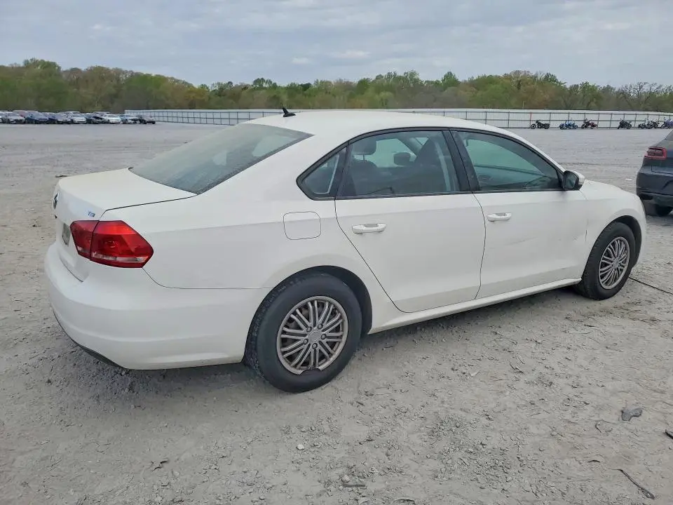 2014 VOLKSWAGEN PASSAT S  