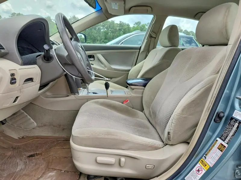 2010 TOYOTA CAMRY LE  
