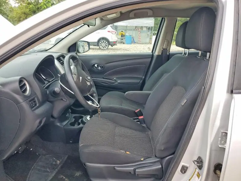 2019 NISSAN VERSA SV  