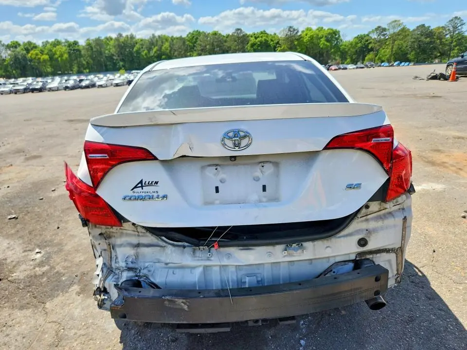 2017 TOYOTA COROLLA SE  