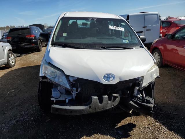 2016 TOYOTA SIENNA 