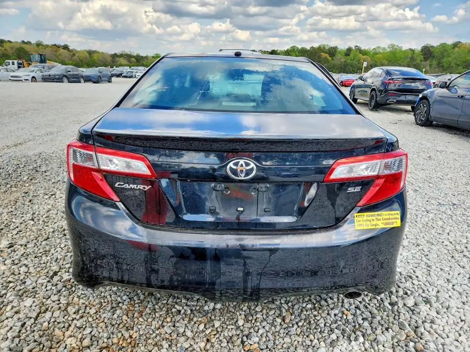 2014 TOYOTA CAMRY SE  