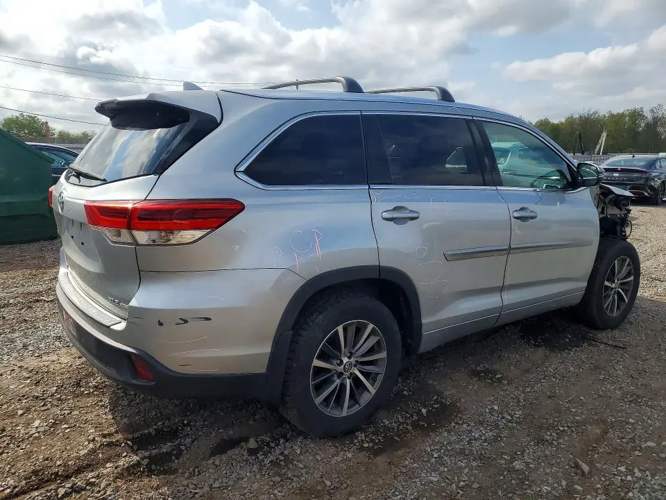 2018 TOYOTA HIGHLANDER XLE  